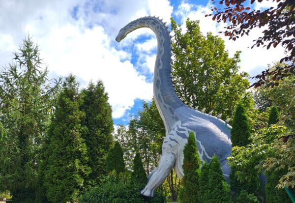 Dinozaury w parku Dinolandia